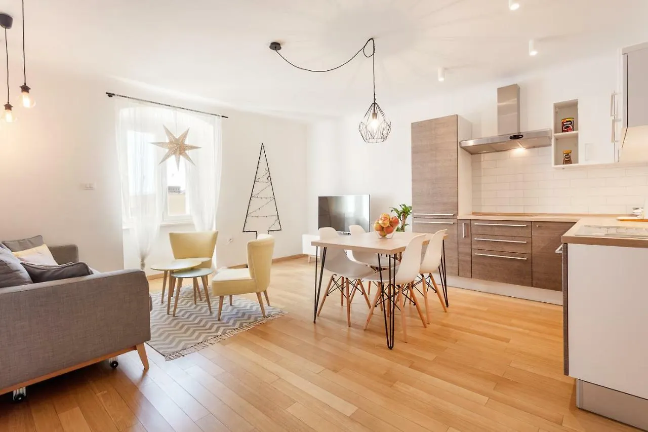 Central Rijeka Apartments Ciottina 24
