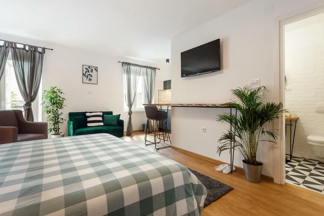 Central Rijeka Apartments CIOTTINA 24 0*,